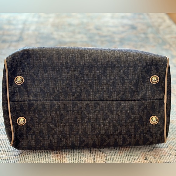 Michael Kors Large Signature Grayson Large Satchel - Picture 8 of 13